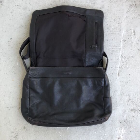 Tumi Messenger bag - Picture 2 of 8